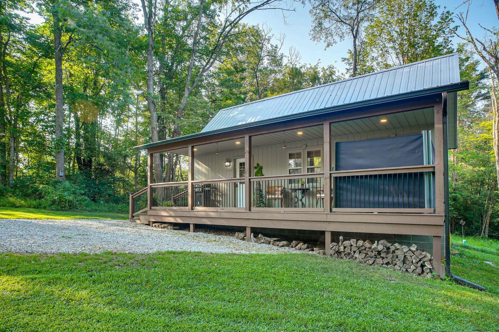 Idyllic Cabin In The Heart Of Hocking Hills Rockbridge ภายนอก รูปภาพ