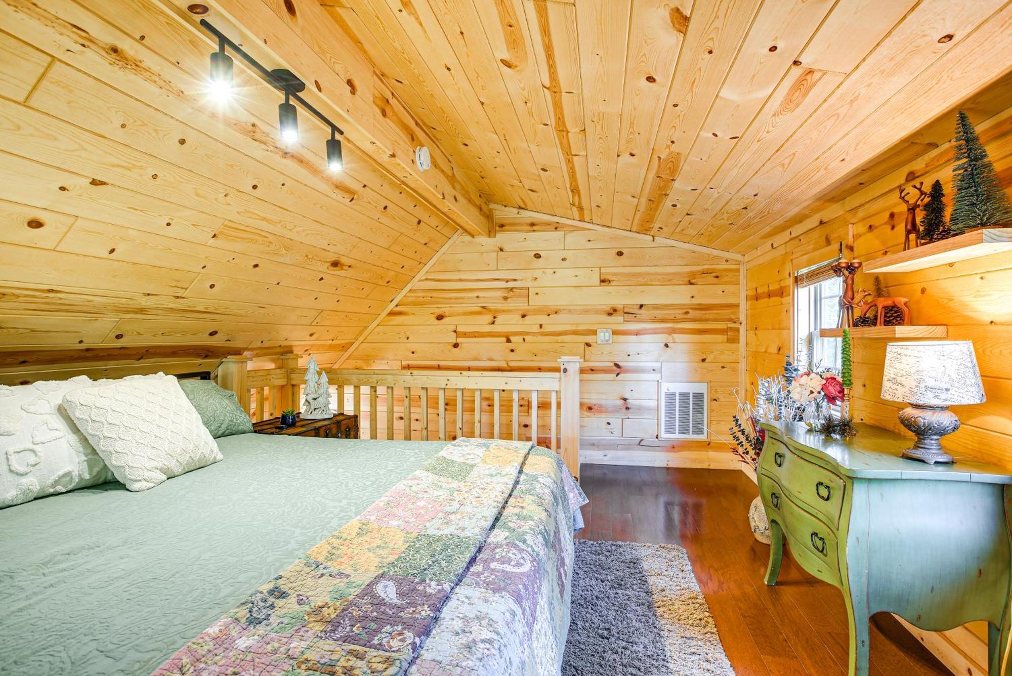 Idyllic Cabin In The Heart Of Hocking Hills Rockbridge ภายนอก รูปภาพ