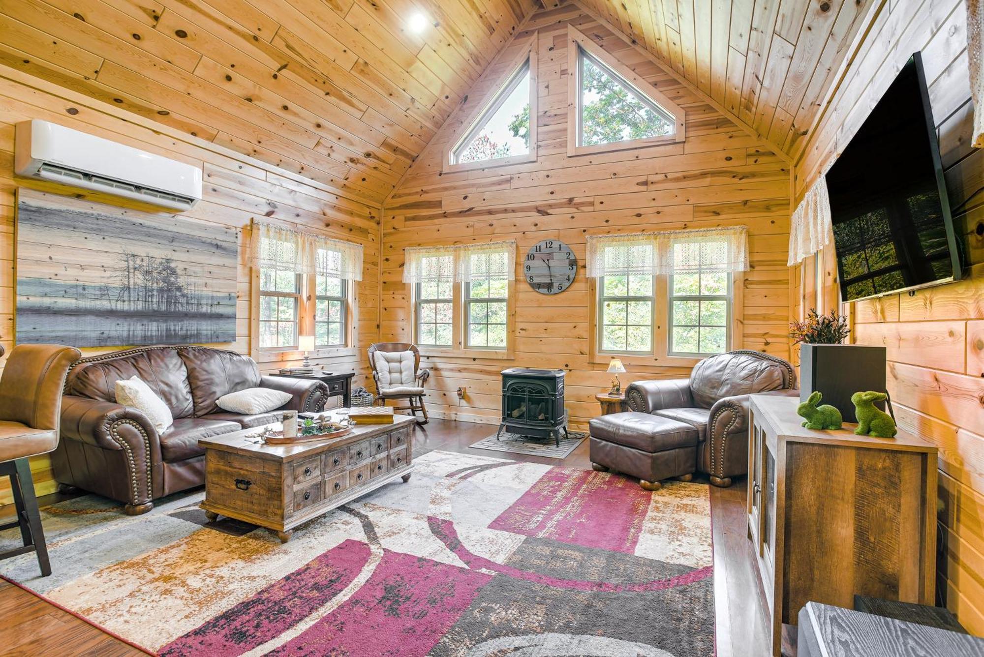 Idyllic Cabin In The Heart Of Hocking Hills Rockbridge ภายนอก รูปภาพ