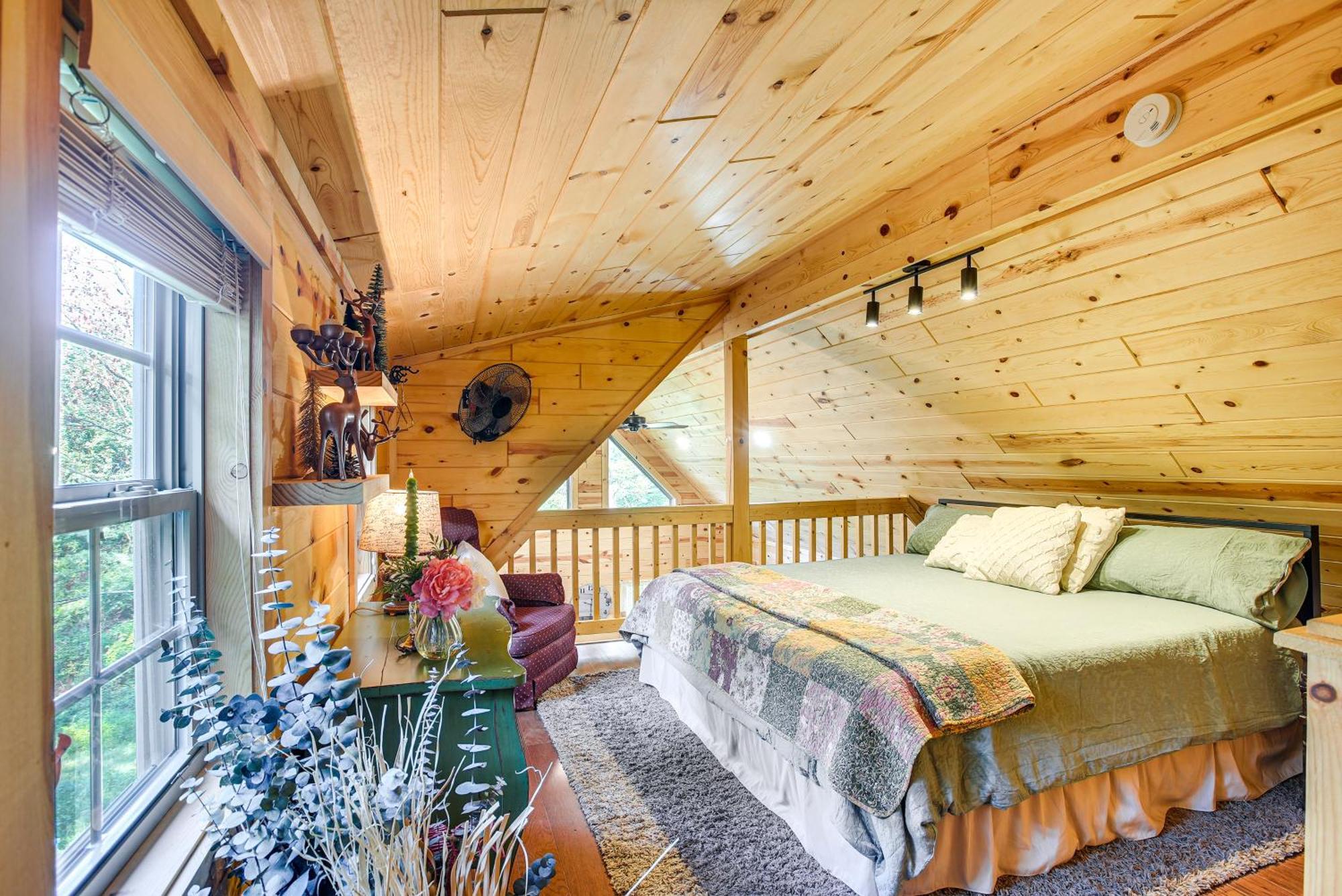Idyllic Cabin In The Heart Of Hocking Hills Rockbridge ภายนอก รูปภาพ