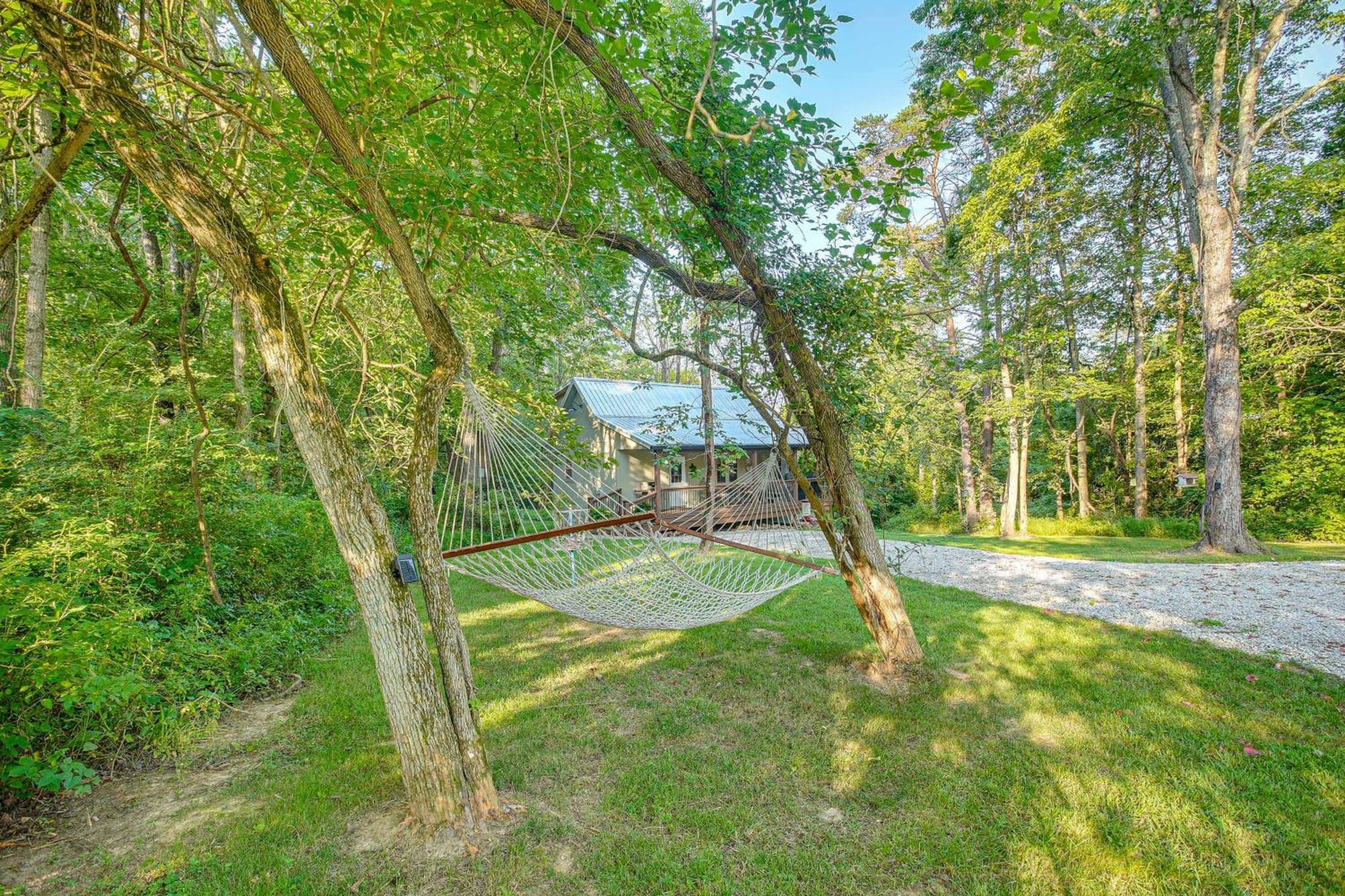 Idyllic Cabin In The Heart Of Hocking Hills Rockbridge ภายนอก รูปภาพ