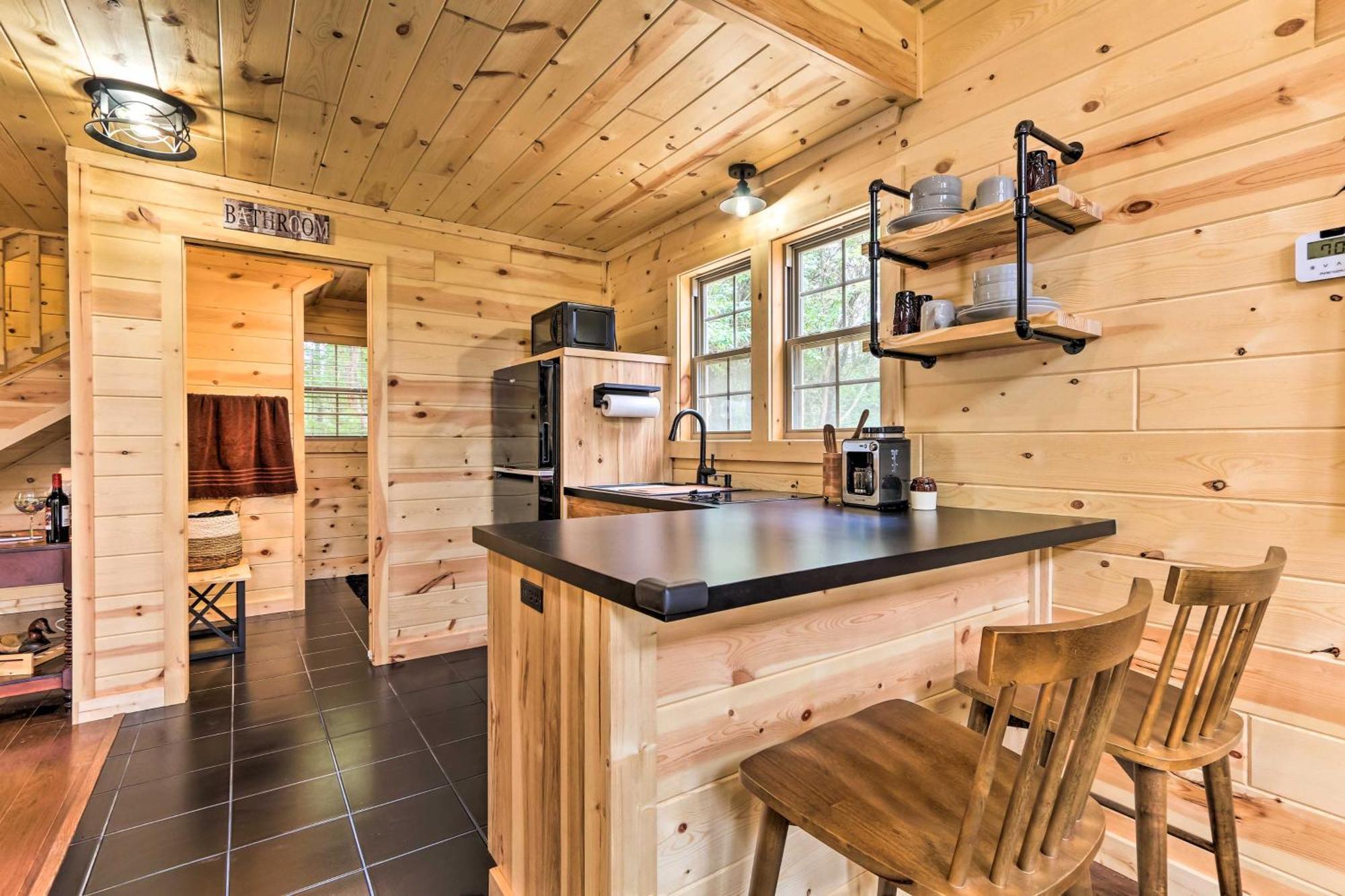 Idyllic Cabin In The Heart Of Hocking Hills Rockbridge ภายนอก รูปภาพ