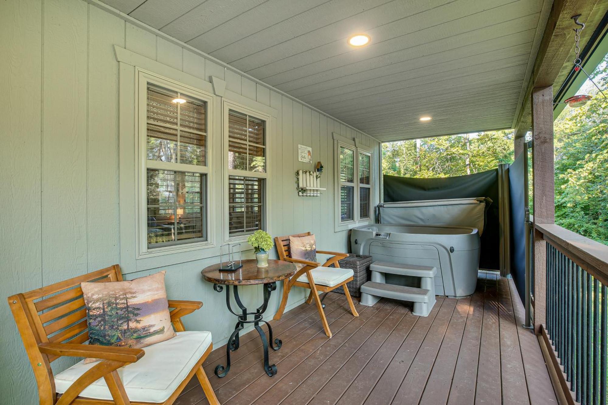 Idyllic Cabin In The Heart Of Hocking Hills Rockbridge ภายนอก รูปภาพ